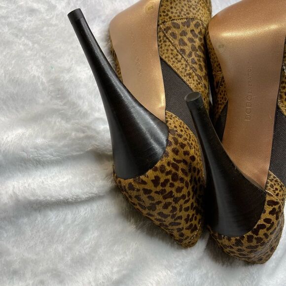 BCBGeneration women’s fur booties. Size 8 - Picture 4 of 6